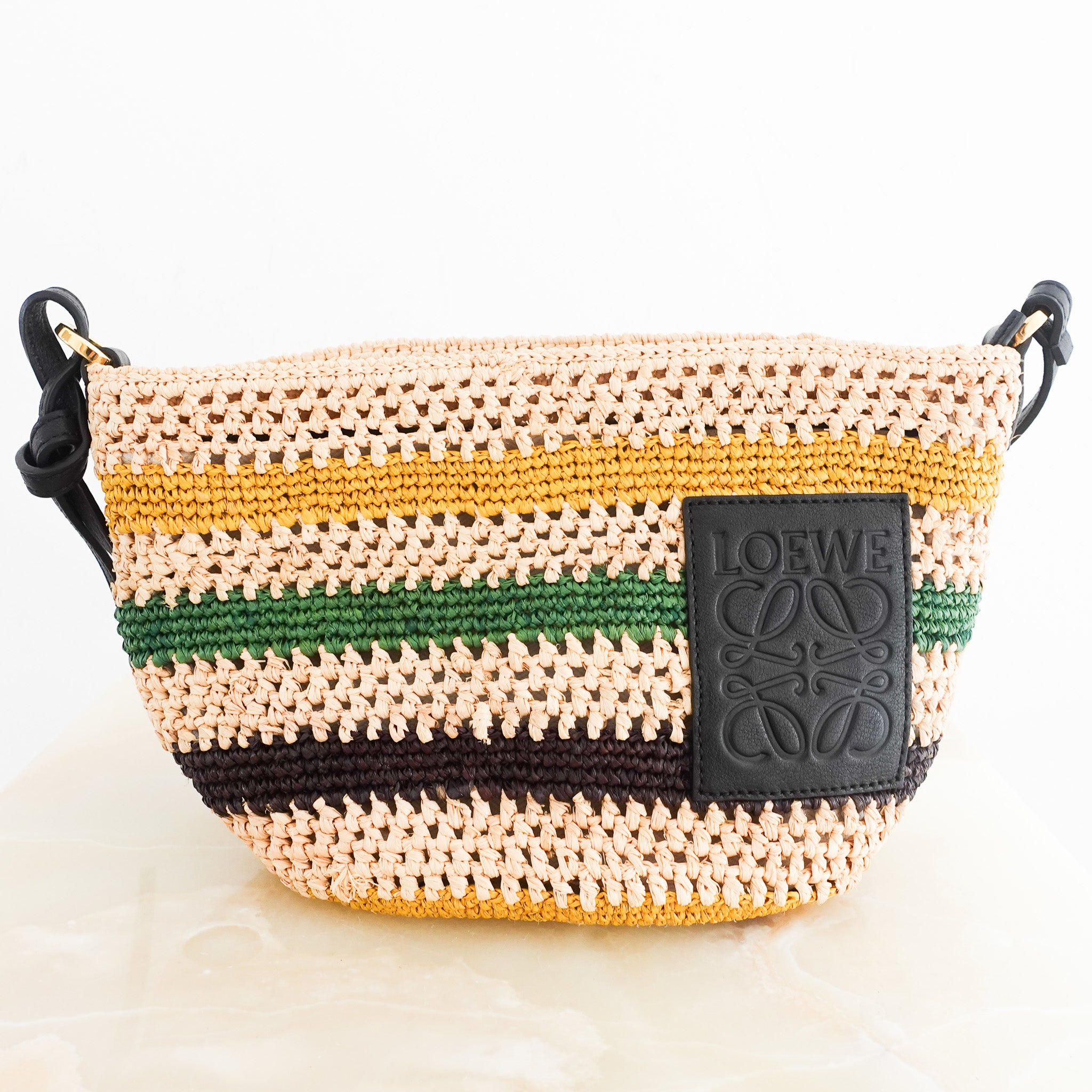 new-loewe-paulas-ibiza-pochette-woven-bag-front-picture