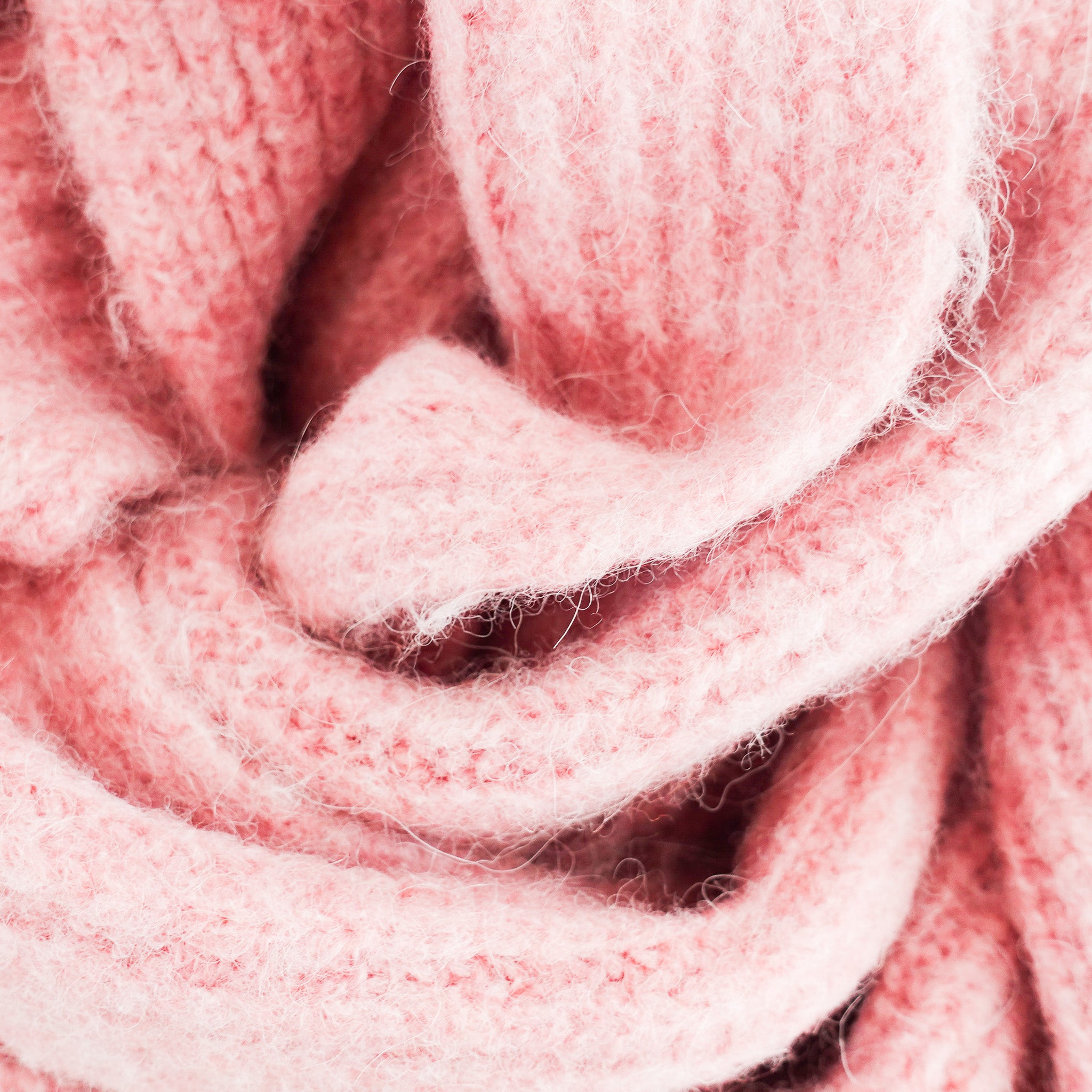 new-nanushka-scarf-and-beanie-set-in-pink-closeup-picture