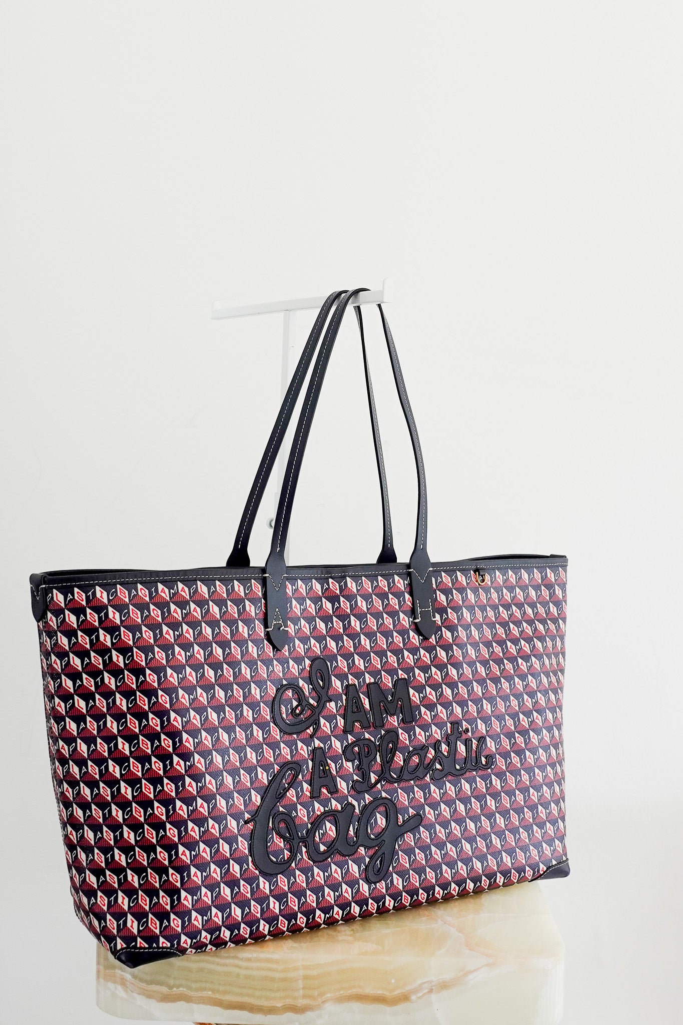 nya-hindmarch-i-am-a-plastic-bag-zipped-motif-navy-tote-cover-picture-chelsea-london