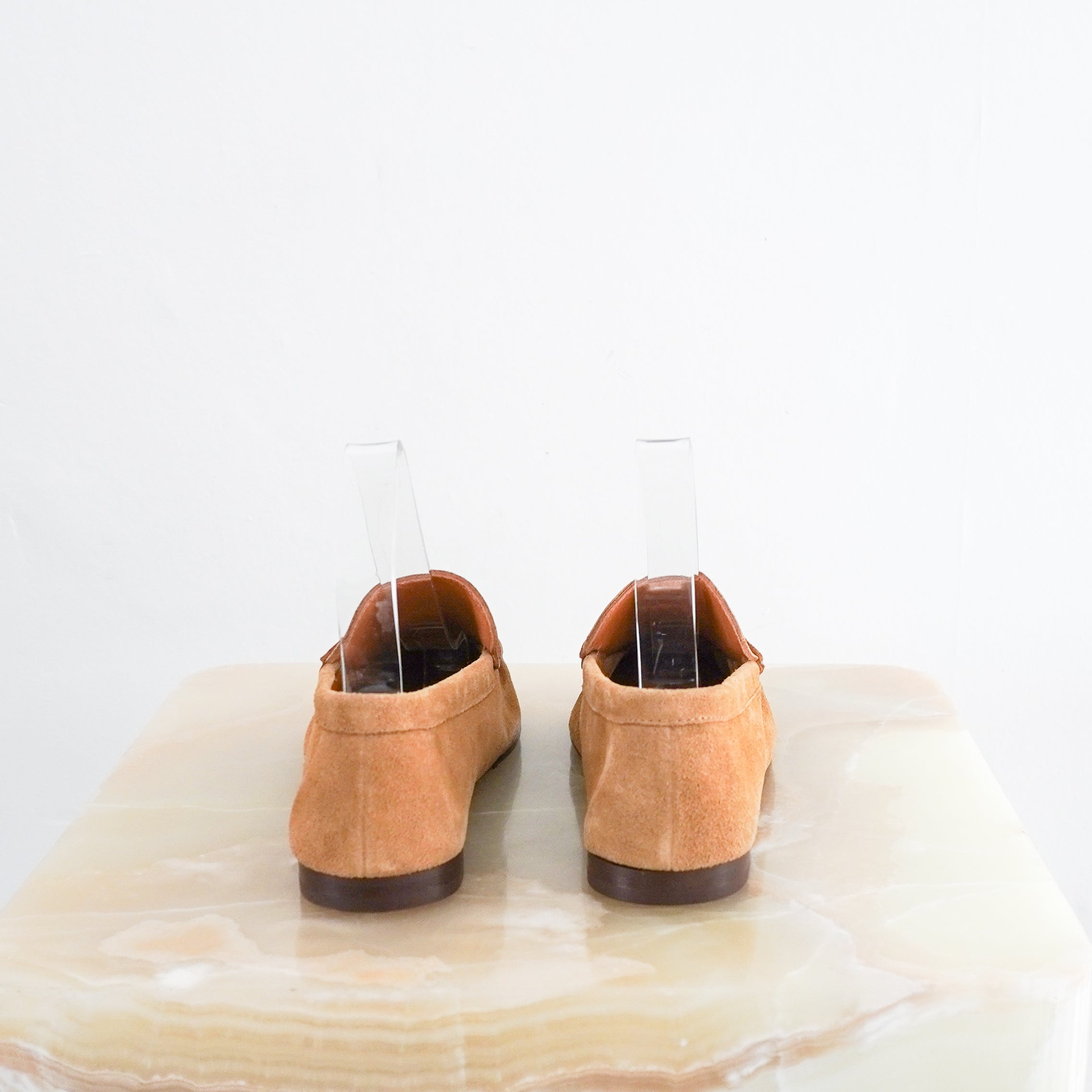 Back image of the Sezane loafers showing  the closed toe opening.