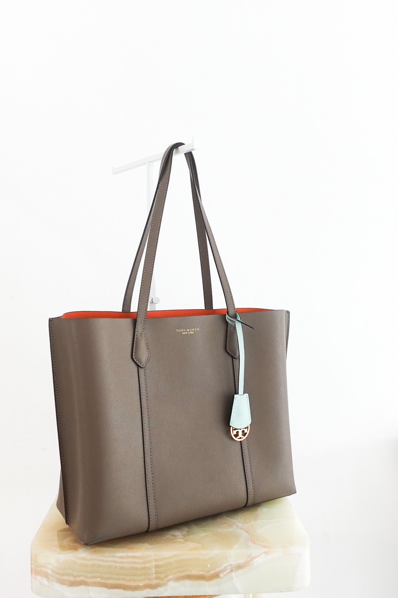 tory-burch-perry-tote-cover-picture-chelsea-london