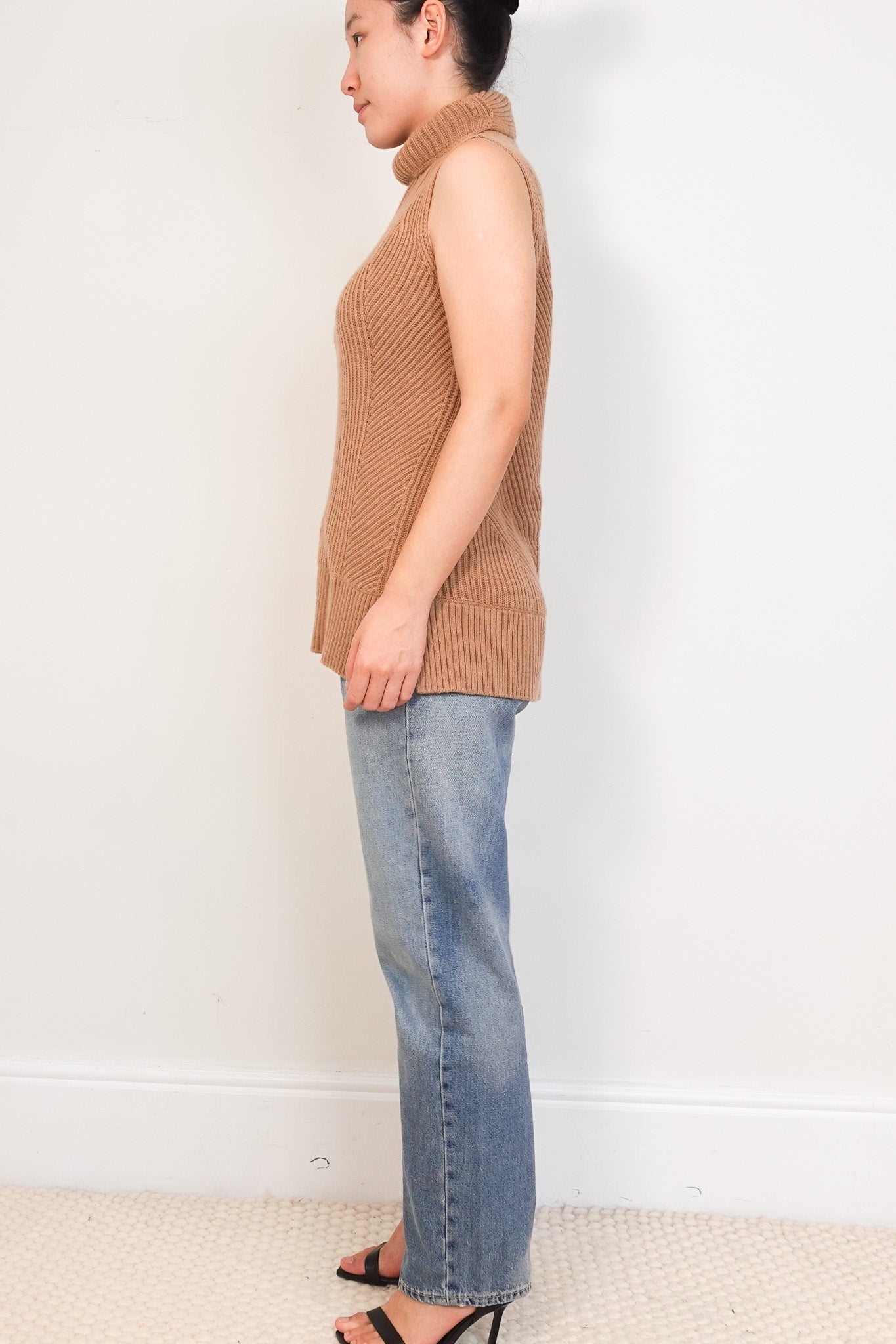 Vince Brown cashmere sleeveless jumper | Authentic Preloved - Reloved Again